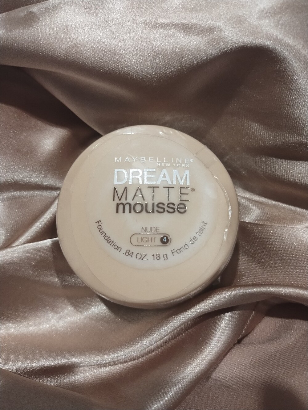 Maybelline New York Dream Matte Mousse Foundation Sealed NWOB